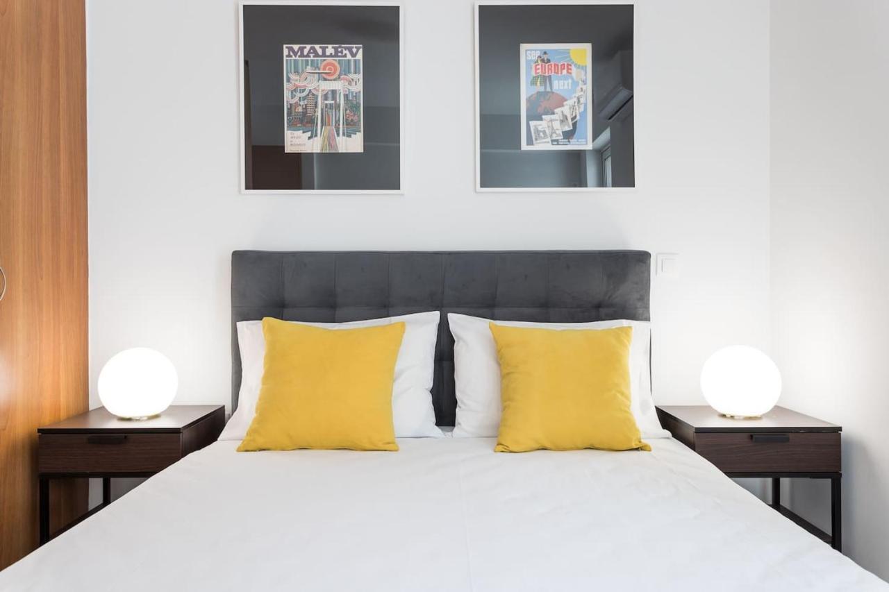 Stunning Flat With Lovely Terrace & Parking Garage เอเธนส์ ภายนอก รูปภาพ